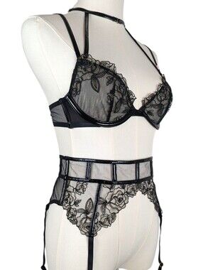 NWT! Victoria's Secret Black Lace Bra Garter Lingerie Set Choker Size 32B XS/S